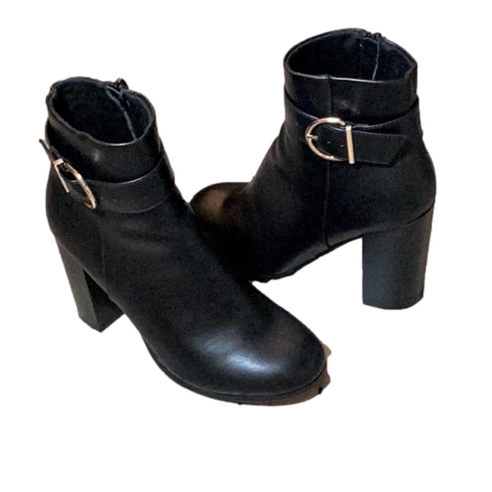 ASOS Design Retreat Heel Ankle Boots, Size 7, Black Faux Leather.